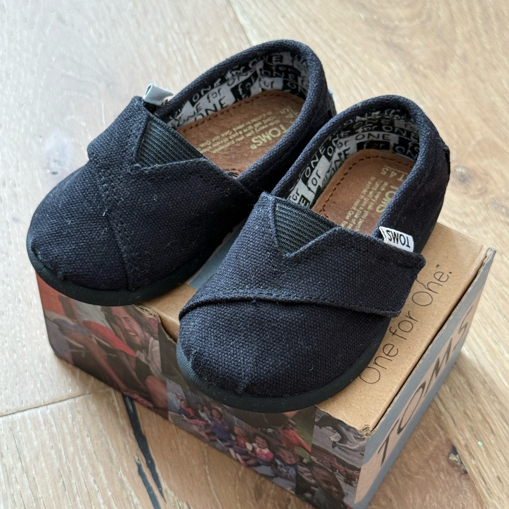 TOMS Kids Black Moccasin Shoes